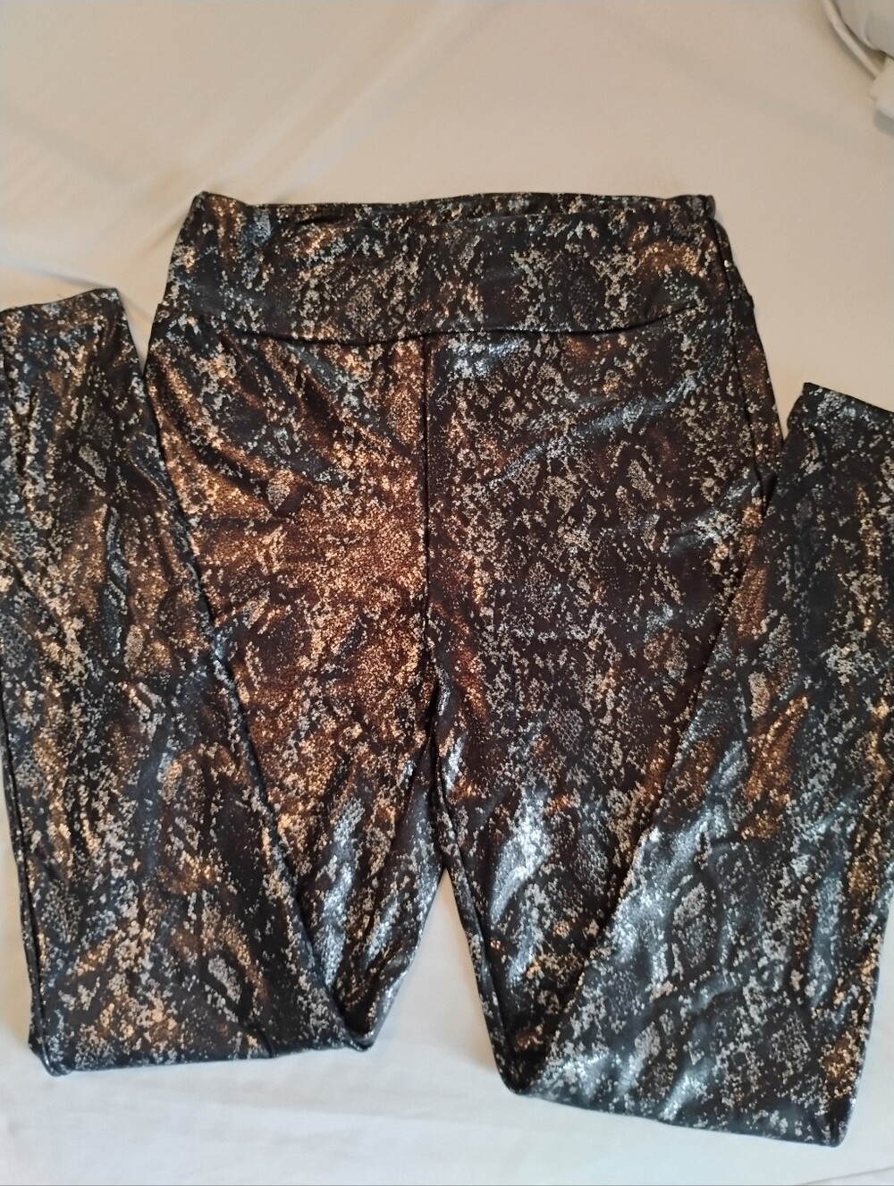 Metallic Snake-Print Leggings - Black & Silver